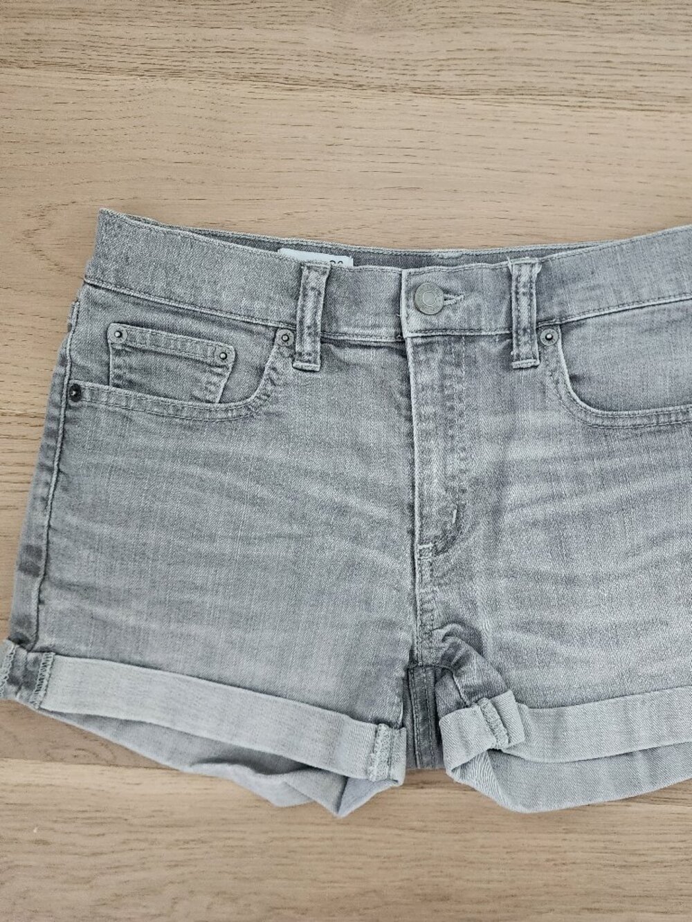 Gap 2.5 inch grey denim mid-rise shorts